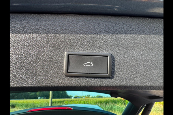 Seat Ateca 1.5 TSI Style Business Intense AUTOMAAT / TREKHAAK / CAMERA / MEMORY STOELEN / LED / 4-SEIZOENENBANDEN / VIRTUAL COCKP