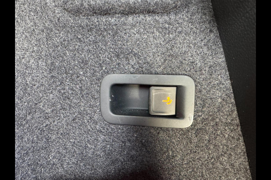 Seat Ateca 1.5 TSI Style Business Intense AUTOMAAT / TREKHAAK / CAMERA / MEMORY STOELEN / LED / 4-SEIZOENENBANDEN / VIRTUAL COCKP