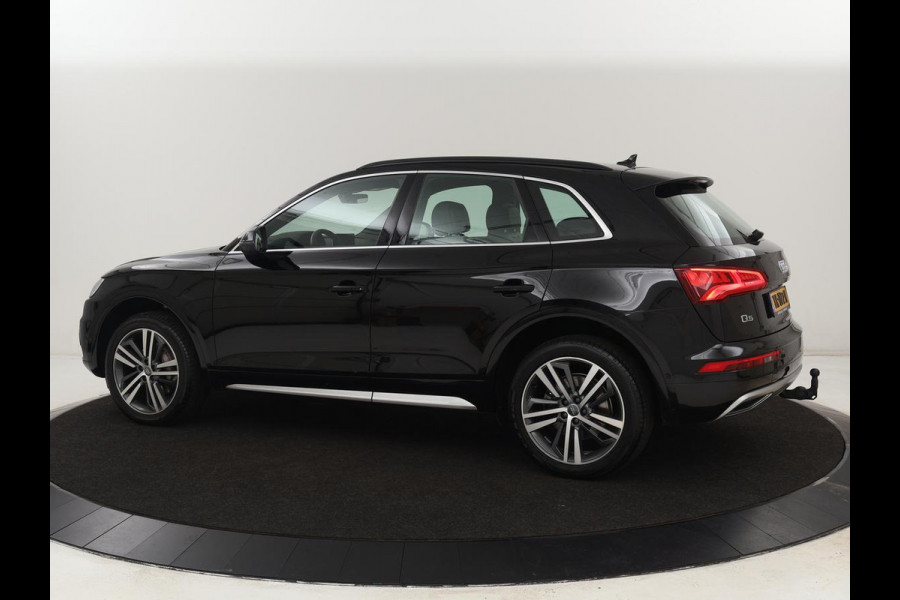 Audi Q5 2.0 TFSI quattro Launch Edition | Trekhaak | Head-Up | 360 Camera | Adaptive cruise | Matrix LED | Achterbankverwarming | Carplay | Memory | Virtual Cockpit | Navigatie | Sportstoelen