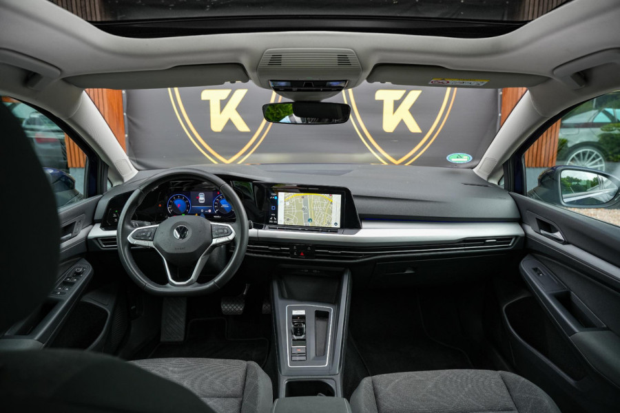 Volkswagen Golf 1.5 eTSI Style Panoramadak IQ Light Adapt. Cruise Keyless Stuurverw. 16''LM