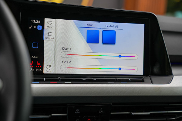 Volkswagen Golf 1.5 eTSI Style Panoramadak IQ Light Adapt. Cruise Keyless Stuurverw. 16''LM
