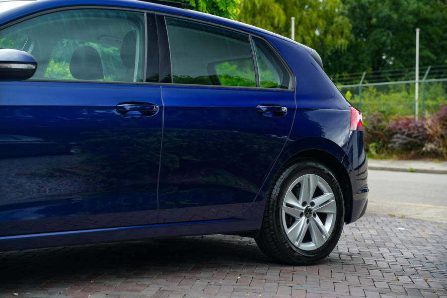 Volkswagen Golf 1.5 eTSI Style Panoramadak IQ Light Adapt. Cruise Keyless Stuurverw. 16''LM