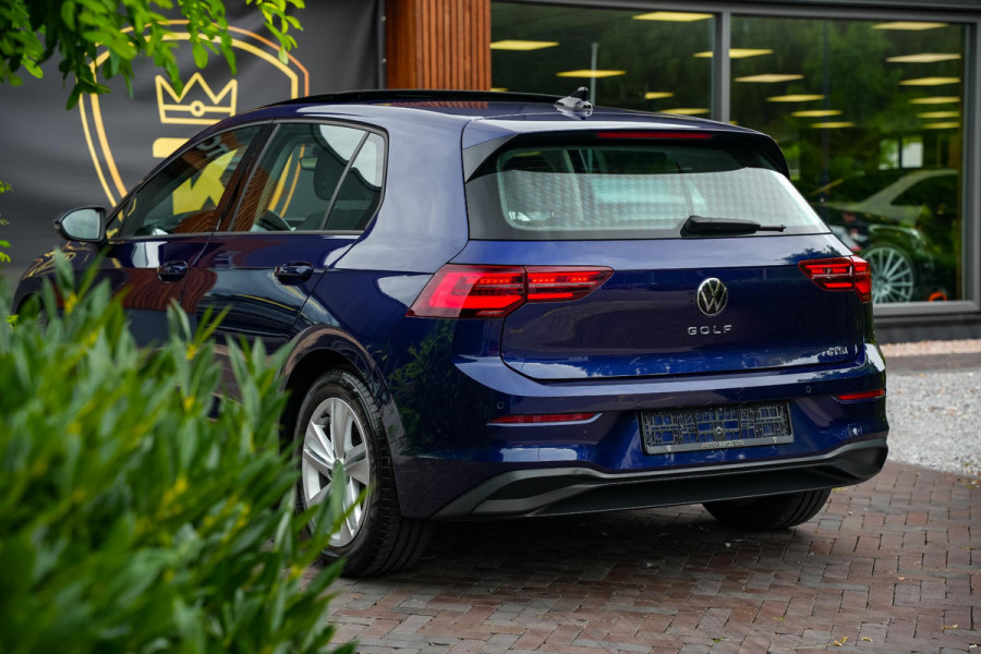Volkswagen Golf 1.5 eTSI Style Panoramadak IQ Light Adapt. Cruise Keyless Stuurverw. 16''LM