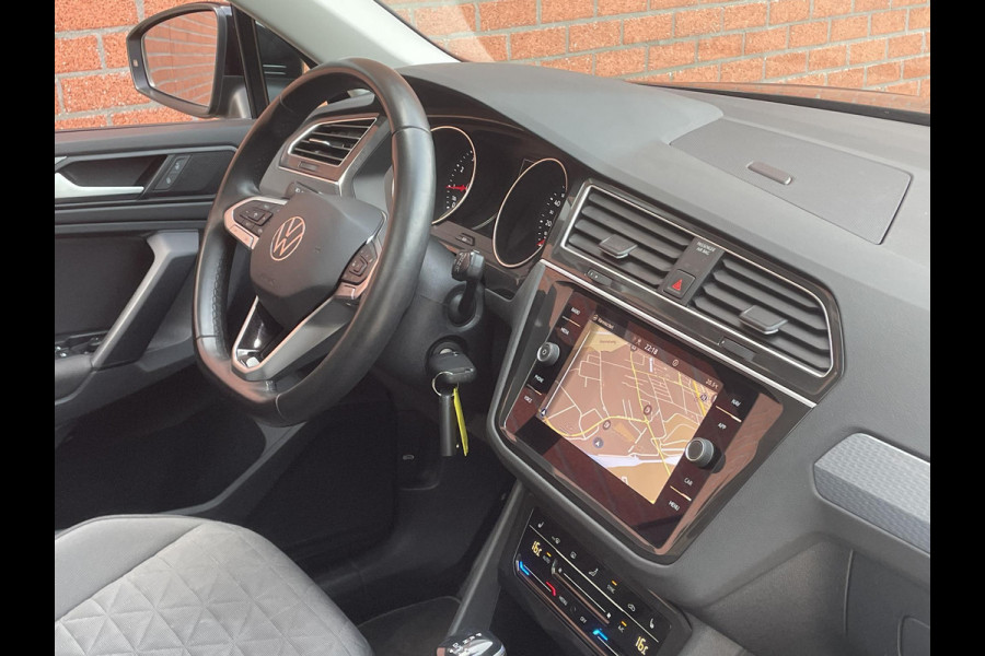 Volkswagen Tiguan 1.5 TSI 150pk DSG Life | COMPANY CAR |  Panoramadak | Navigatie | d.m.v. Apple Carplay / Android Auto | Parkeersensoren | Adaptive Cruise Control | Stoel- en stuurverwarming | Ledverlichting | Getinte ramen | Climate Control