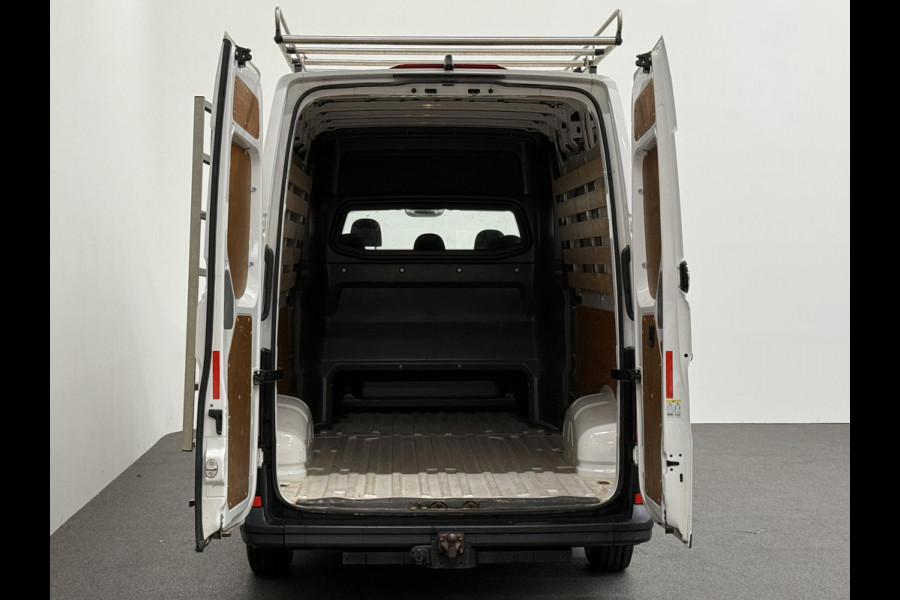 Volkswagen Crafter 35 2.0 TDI L4H3 Dubbele Cabine Automaat Navi Airco Cruise Control Imperiaal&Ladder Trekhaak Volkswagen Crafter 35 2.0 TDI L4H3 Dubbele Cabine Automaat Navi Airco Cruise Control Imperiaal&Ladder Trekhaak