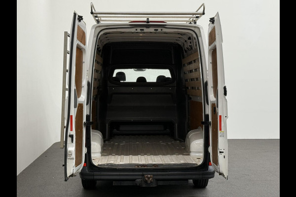 Volkswagen Crafter 35 2.0 TDI L4H3 Dubbele Cabine Automaat Navi Airco Cruise Control Imperiaal&Ladder Trekhaak Volkswagen Crafter 35 2.0 TDI L4H3 Dubbele Cabine Automaat Navi Airco Cruise Control Imperiaal&Ladder Trekhaak