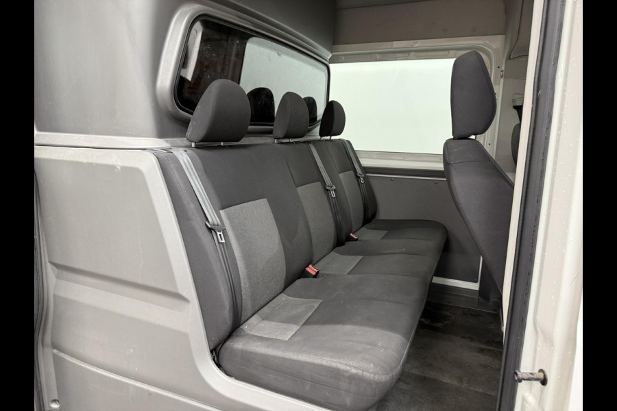 Volkswagen Crafter 35 2.0 TDI L4H3 Dubbele Cabine Automaat Navi Airco Cruise Control Imperiaal&Ladder Trekhaak Volkswagen Crafter 35 2.0 TDI L4H3 Dubbele Cabine Automaat Navi Airco Cruise Control Imperiaal&Ladder Trekhaak