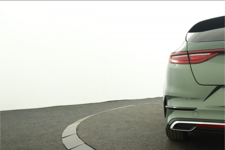 Kia ProCeed 1.5 T-GDi GT-Line Apple Carplay/Android Auto - Cruise Control - Dodehoekdetectie - Climate Control - Navigatie - Stuur/Stoel Verwarming - Fabrieksgarantie tot 07-2031