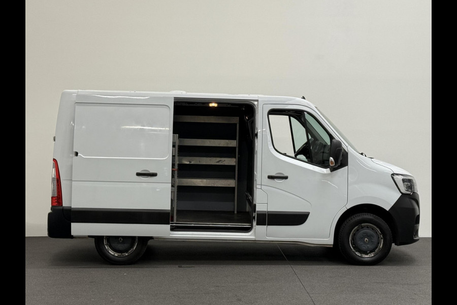 Renault Master 135pk L1H1 Navigatie Cruise control Trekhaak parkeersensoren Euro6 Renault Master 135pk L1H1 Navigatie Cruise control Trekhaak parkeersensoren Euro6
