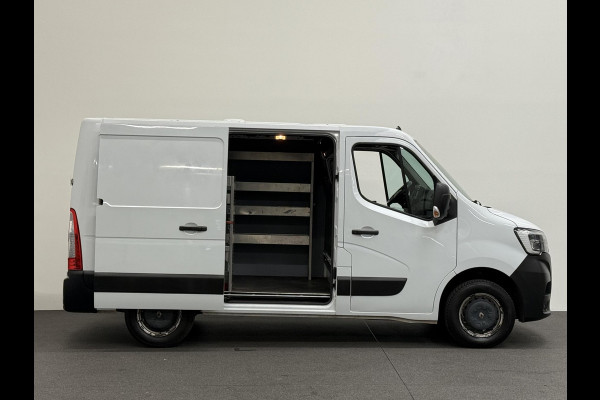 Renault Master 135pk L1H1 Navigatie Cruise control Trekhaak parkeersensoren Euro6 Renault Master 135pk L1H1 Navigatie Cruise control Trekhaak parkeersensoren Euro6