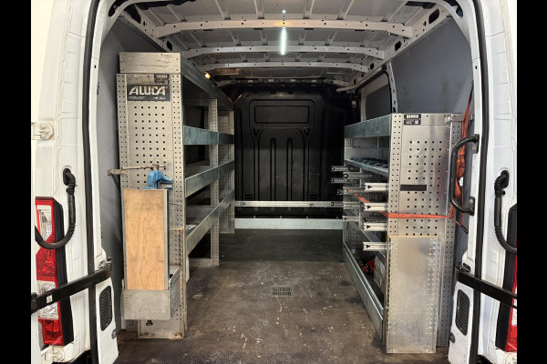 Renault Master 135pk L1H1 Navigatie Cruise control Trekhaak parkeersensoren Euro6 Renault Master 135pk L1H1 Navigatie Cruise control Trekhaak parkeersensoren Euro6
