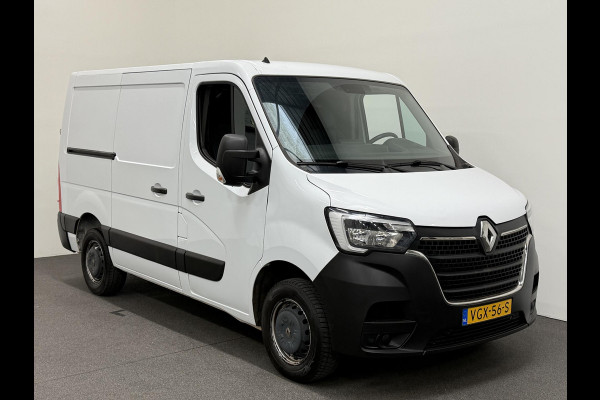 Renault Master 135pk L1H1 Navigatie Cruise control Trekhaak parkeersensoren Euro6 Renault Master 135pk L1H1 Navigatie Cruise control Trekhaak parkeersensoren Euro6
