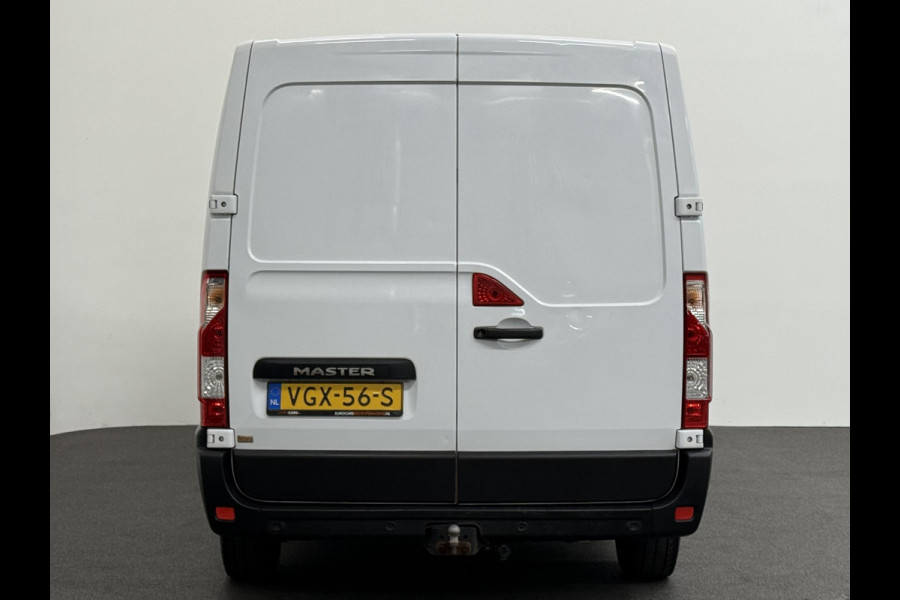 Renault Master 135pk L1H1 Navigatie Cruise control Trekhaak parkeersensoren Euro6 Renault Master 135pk L1H1 Navigatie Cruise control Trekhaak parkeersensoren Euro6