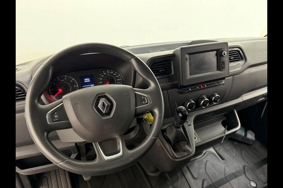 Renault Master 135pk L1H1 Navigatie Cruise control Trekhaak parkeersensoren Euro6 Renault Master 135pk L1H1 Navigatie Cruise control Trekhaak parkeersensoren Euro6