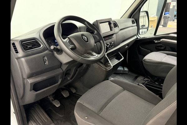 Renault Master 135pk L1H1 Navigatie Cruise control Trekhaak parkeersensoren Euro6 Renault Master 135pk L1H1 Navigatie Cruise control Trekhaak parkeersensoren Euro6