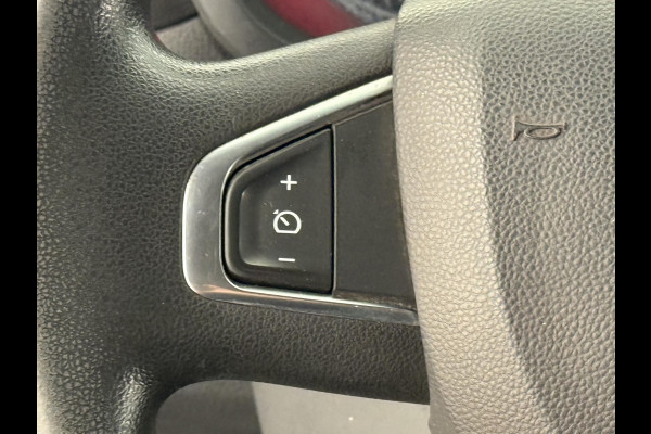 Renault Master 135pk L1H1 Navigatie Cruise control Trekhaak parkeersensoren Euro6 Renault Master 135pk L1H1 Navigatie Cruise control Trekhaak parkeersensoren Euro6