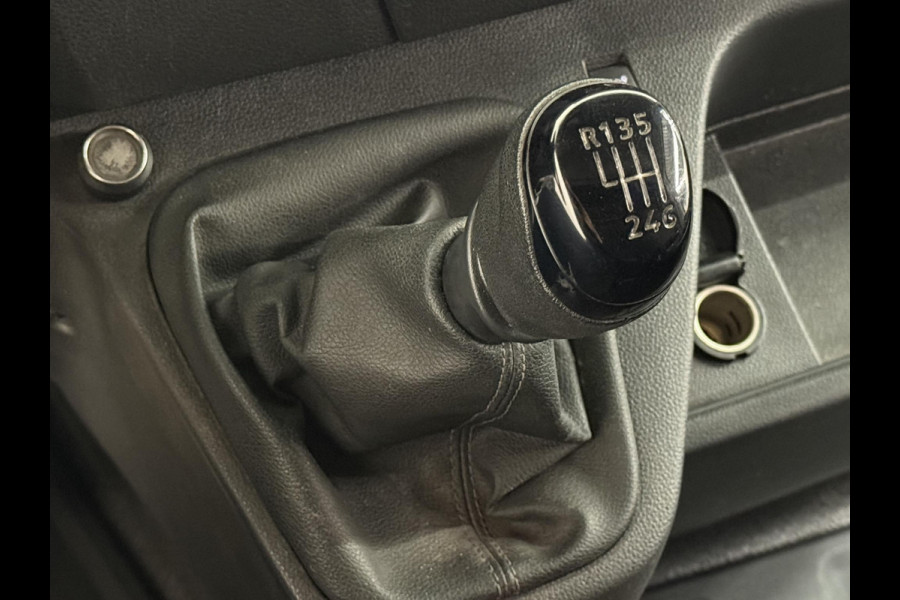 Renault Master 135pk L1H1 Navigatie Cruise control Trekhaak parkeersensoren Euro6 Renault Master 135pk L1H1 Navigatie Cruise control Trekhaak parkeersensoren Euro6