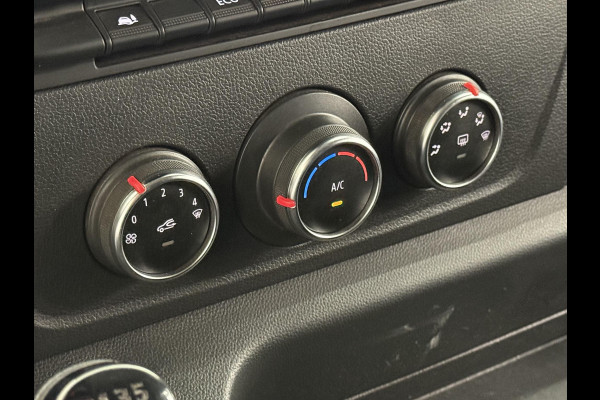 Renault Master 135pk L1H1 Navigatie Cruise control Trekhaak parkeersensoren Euro6 Renault Master 135pk L1H1 Navigatie Cruise control Trekhaak parkeersensoren Euro6