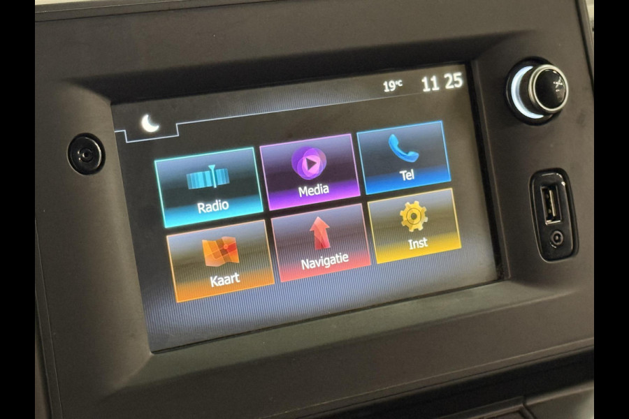 Renault Master 135pk L1H1 Navigatie Cruise control Trekhaak parkeersensoren Euro6 Renault Master 135pk L1H1 Navigatie Cruise control Trekhaak parkeersensoren Euro6