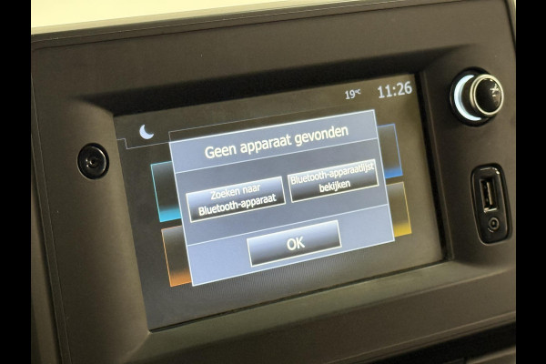 Renault Master 135pk L1H1 Navigatie Cruise control Trekhaak parkeersensoren Euro6 Renault Master 135pk L1H1 Navigatie Cruise control Trekhaak parkeersensoren Euro6