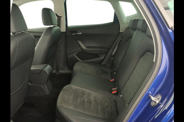 Seat Arona 1.0 TSI Style Business Intense Plus | Carplay | Camera | Adaptive cruise | Climate control | Stoelverwarming | Navigatie | Full LED | Virtual Cockpit | Getint glas