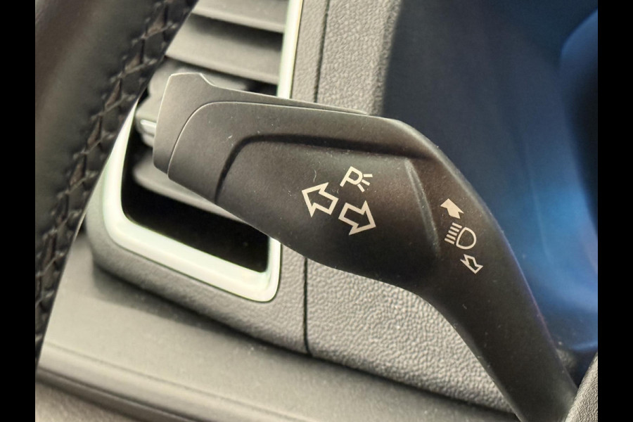 Ford Transit Custom 300 2.0 TDCI L2H1 Limited Dubbele cabine Navi Airco 2 Schuifdeuren Trekhaak PDC Camera Carplay DAB