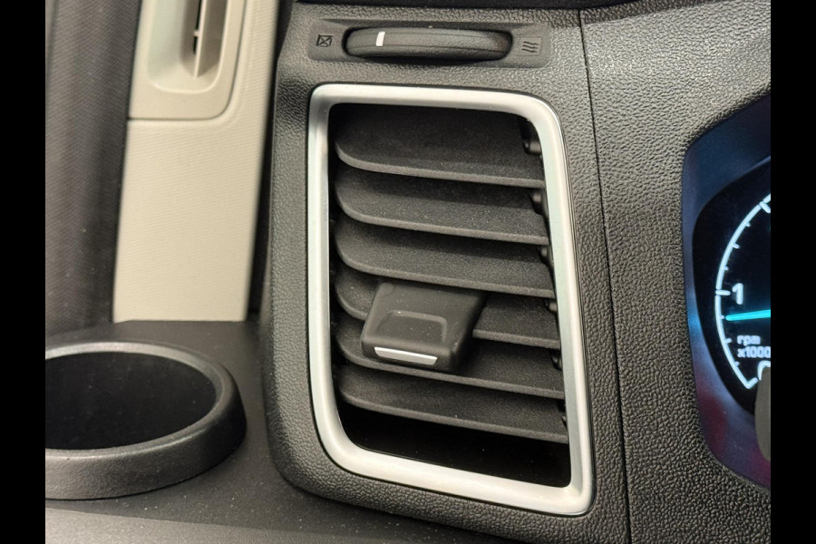 Ford Transit Custom 300 2.0 TDCI L2H1 Limited Dubbele cabine Navi Airco 2 Schuifdeuren Trekhaak PDC Camera Carplay DAB
