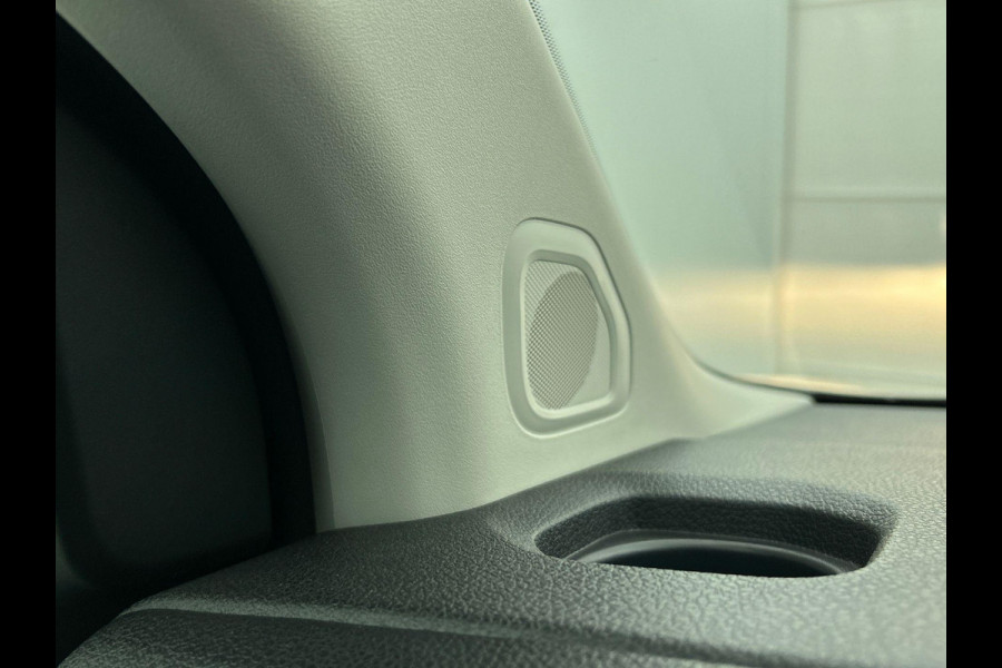 Peugeot Expert 1.5 BlueHDI 100 Standard Premium Airco Cruise Control Trekhaak 2-zits Peugeot Expert 1.5 BlueHDI 100 Standard Premium Airco Cruise Control Trekhaak 2-zits