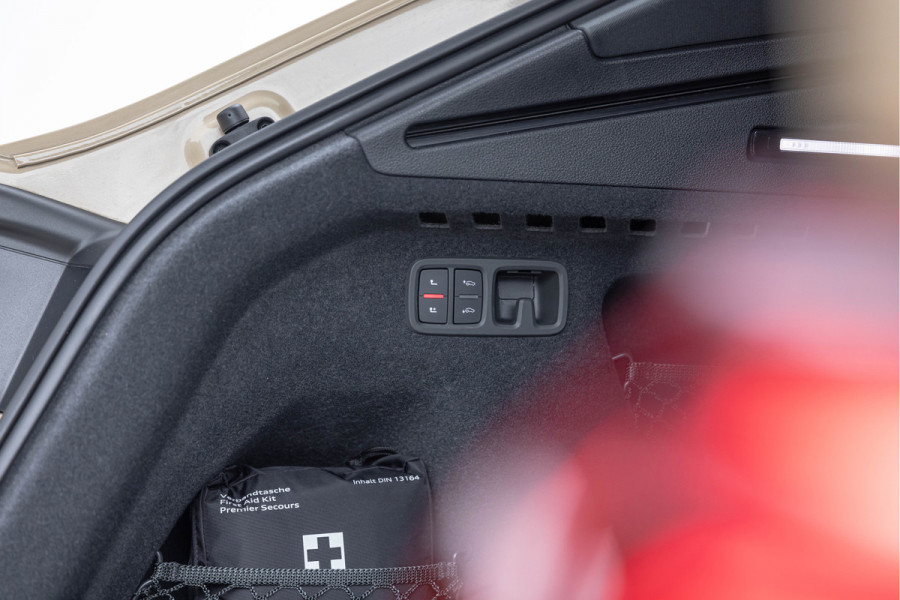 Audi SQ8 4.0 TFSI 507pk Quattro Pano S-stoelen Audi Exclusive Standkachel 23'' HuD Carbon B&O