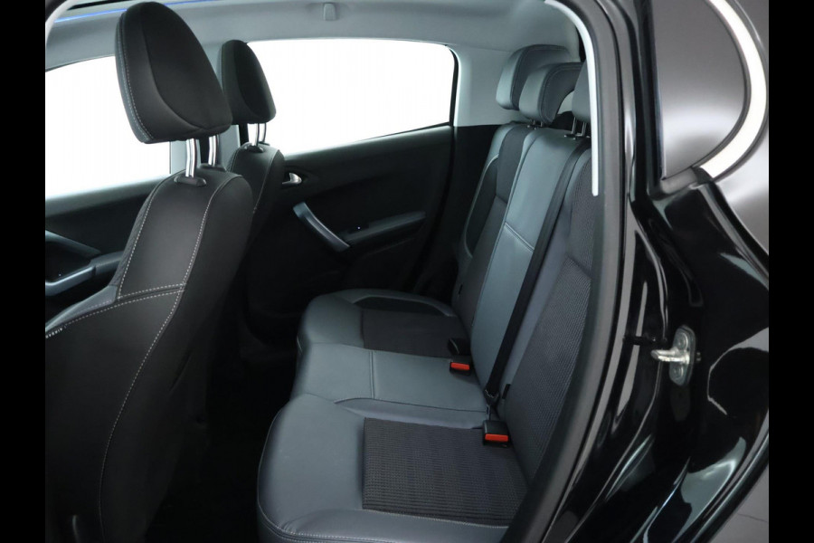 Peugeot 208 1.2 PureTech Allure 110PK | NAVI | PANO | Camera