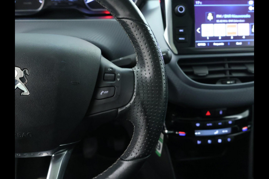 Peugeot 208 1.2 PureTech Allure 110PK | NAVI | PANO | Camera