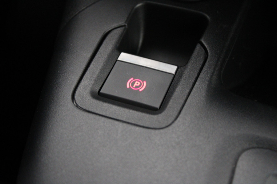 Fiat E-Doblò 136 L2 50 kWh 136pk - Camera - Carplay - Auto Klimaat - Navi - Lane Assist - PDC - Rijklaar