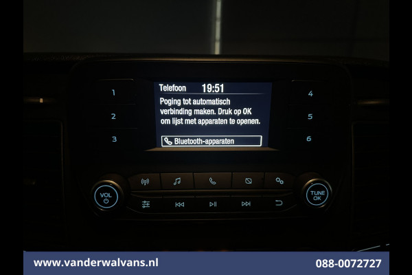 Ford Transit 2.0 TDCI 130pk Bakwagen 221cm hoog Laadklep Euro6 Airco | 3-Zits | Camera Verwarmde voorruit, Bijrijdersbank, 920kg laadvermogen