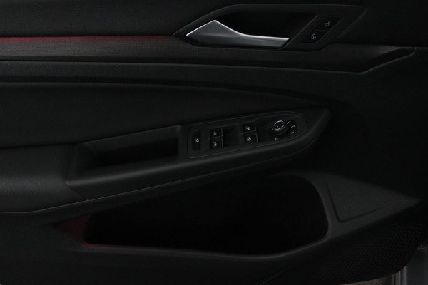 Volkswagen Golf GTI*PANO*LEDER*STOEL VENT.*H/K*ELEK.HAAK*ACC*CAM* Volkswagen Golf GTI*PANO*LEDER*STOEL VENT.*H/K*ELEK.HAAK*ACC*CAM*
