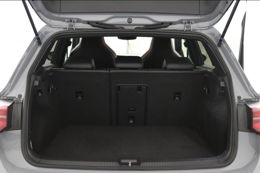 Volkswagen Golf GTI*PANO*LEDER*STOEL VENT.*H/K*ELEK.HAAK*ACC*CAM* Volkswagen Golf GTI*PANO*LEDER*STOEL VENT.*H/K*ELEK.HAAK*ACC*CAM*