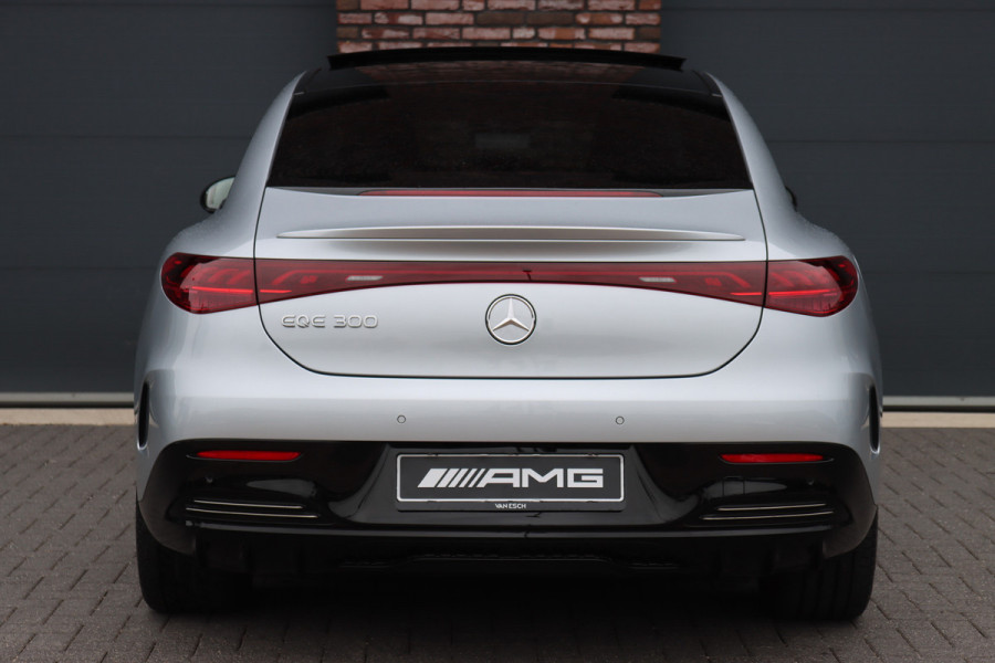 Mercedes-Benz EQE 300 AMG Line 89 kWh | Panoramadak | Distronic+ | Burmester | Memory | Leder | Surround Camera | Digital Light | Keyless Go | Warmtepomp |