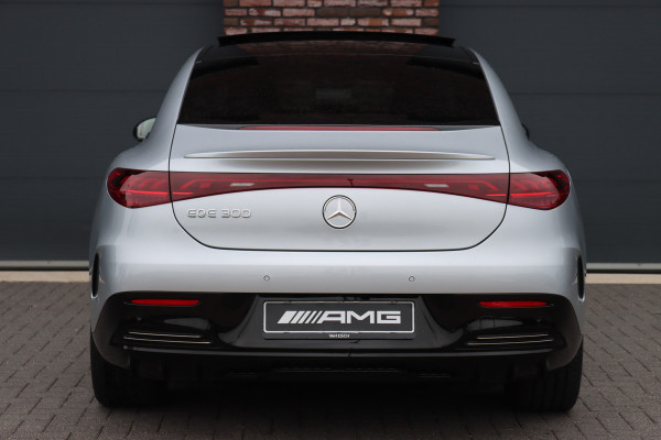 Mercedes-Benz EQE 300 AMG Line 89 kWh | Panoramadak | Distronic+ | Burmester | Memory | Leder | Surround Camera | Digital Light | Keyless Go | Warmtepomp |