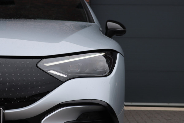 Mercedes-Benz EQE 300 AMG Line 89 kWh | Panoramadak | Distronic+ | Burmester | Memory | Leder | Surround Camera | Digital Light | Keyless Go | Warmtepomp |