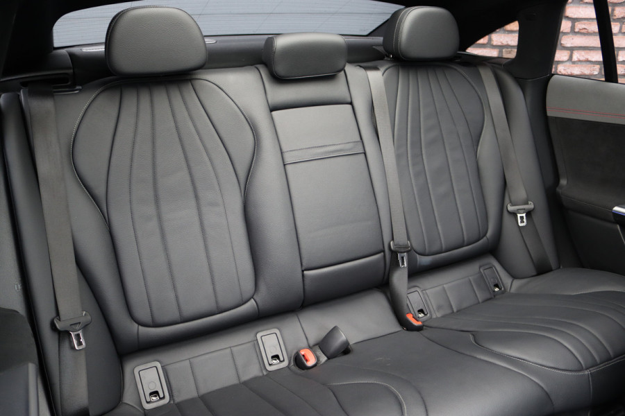 Mercedes-Benz EQE 300 AMG Line 89 kWh | Panoramadak | Distronic+ | Burmester | Memory | Leder | Surround Camera | Digital Light | Keyless Go | Warmtepomp |