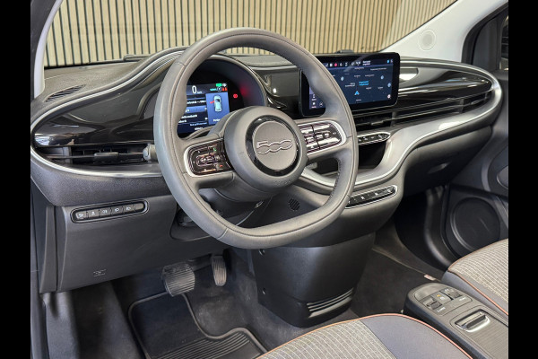 Fiat 500E C Icon 42kWh CAMERA NAVIGATIE APPLE CARPLAY STOELVERWARMING PDC AIRCO ADAPTIEVE CRUISE KEYLESS-GO