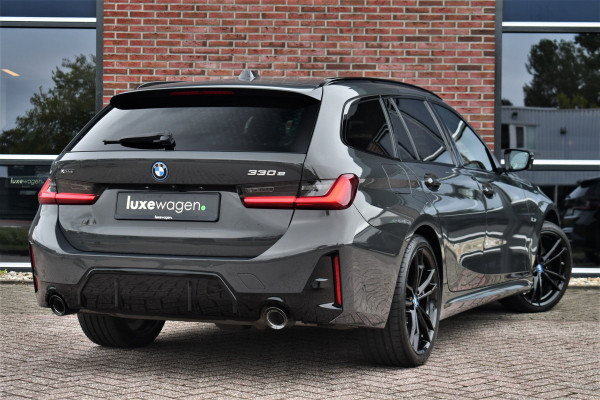 BMW 3 Serie Touring 330e xDrive M-Sport Pro LCI Dravitgrau Pano HUD el-zetels 19inch BMW 3 Serie Touring 330e xDrive M-Sport Pro LCI Dravitgrau Pano HUD el-zetels 19inch