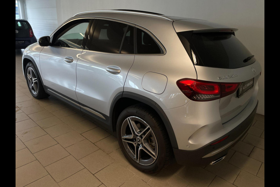 Mercedes-Benz GLA 250 e Business Line AUTOMAAT AIRCO NAVI CRUISE BLUETOOTH VELGEN PRIVACYGLAS NIEUWSTAAT