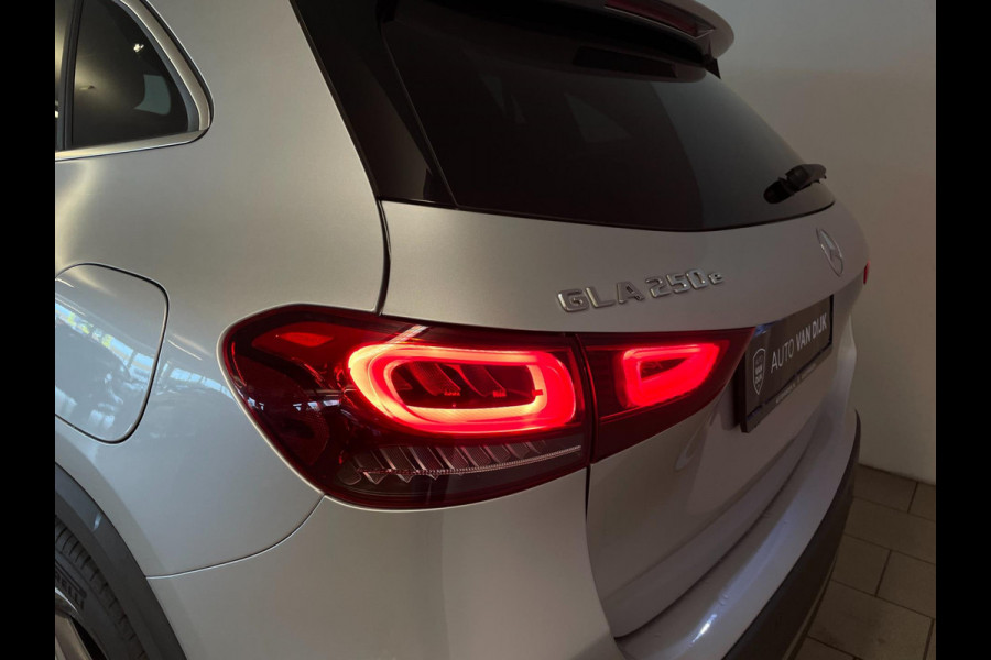 Mercedes-Benz GLA 250 e Business Line AUTOMAAT AIRCO NAVI CRUISE BLUETOOTH VELGEN PRIVACYGLAS NIEUWSTAAT