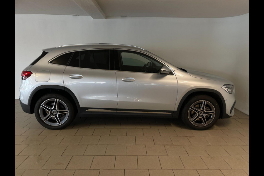 Mercedes-Benz GLA 250 e Business Line AUTOMAAT AIRCO NAVI CRUISE BLUETOOTH VELGEN PRIVACYGLAS NIEUWSTAAT