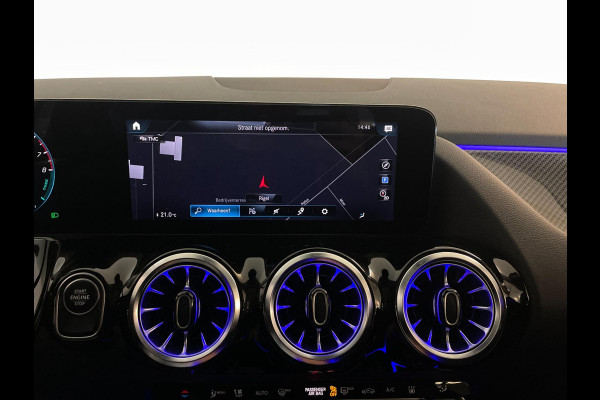 Mercedes-Benz GLA 250 e Business Line AUTOMAAT AIRCO NAVI CRUISE BLUETOOTH VELGEN PRIVACYGLAS NIEUWSTAAT