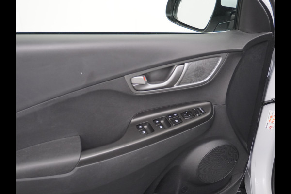 Hyundai Kona EV 64kWh 3 Fase Lader Warmtepomp Head-Up Display Adap.Cruise Apple Carplay Android Auto Navi Ecc Privacy Glas Keyless Fashion 1e Eigenaar