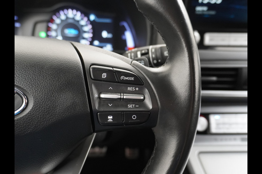 Hyundai Kona EV 64kWh 3 Fase Lader Warmtepomp Head-Up Display Adap.Cruise Apple Carplay Android Auto Navi Ecc Privacy Glas Keyless Fashion 1e Eigenaar