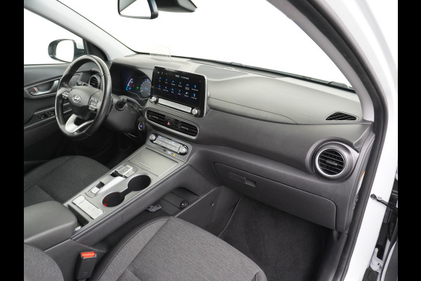 Hyundai Kona EV 64kWh 3 Fase Lader Warmtepomp Head-Up Display Adap.Cruise Apple Carplay Android Auto Navi Ecc Privacy Glas Keyless Fashion 1e Eigenaar