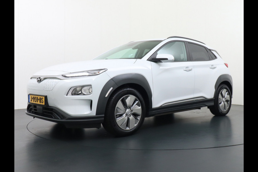 Hyundai Kona EV 64kWh 3 Fase Lader Warmtepomp Head-Up Display Adap.Cruise Apple Carplay Android Auto Navi Ecc Privacy Glas Keyless Fashion 1e Eigenaar