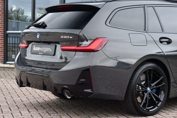 BMW 3 Serie Touring 330e xDrive M-Sport Pro LCI Dravitgrau Pano HUD el-zetels 19inch BMW 3 Serie Touring 330e xDrive M-Sport Pro LCI Dravitgrau Pano HUD el-zetels 19inch